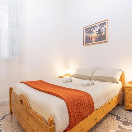 Appartamento Con Ac-Wi-Fi- Centro A 7 Min Savona Bagian luar foto