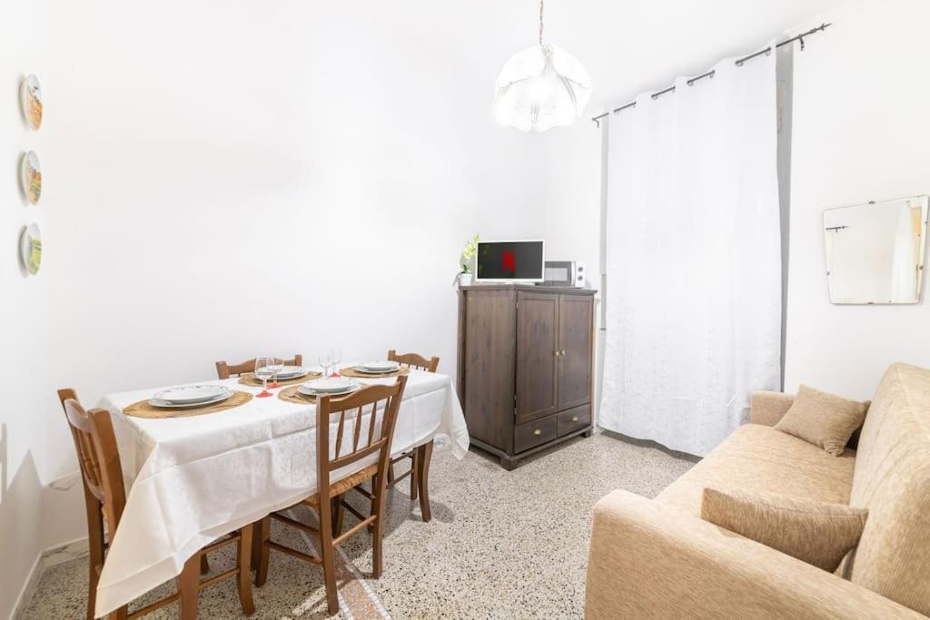 Appartamento Con Ac-Wi-Fi- Centro A 7 Min Savona Bagian luar foto