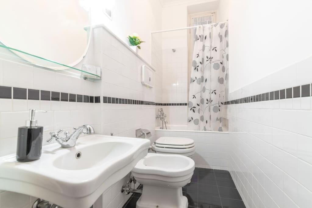 Appartamento Con Ac-Wi-Fi- Centro A 7 Min Savona Bagian luar foto